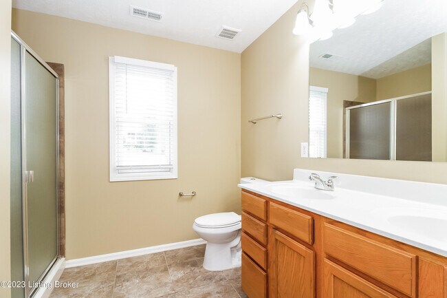 Building Photo - 11912 Longview Farm Dr