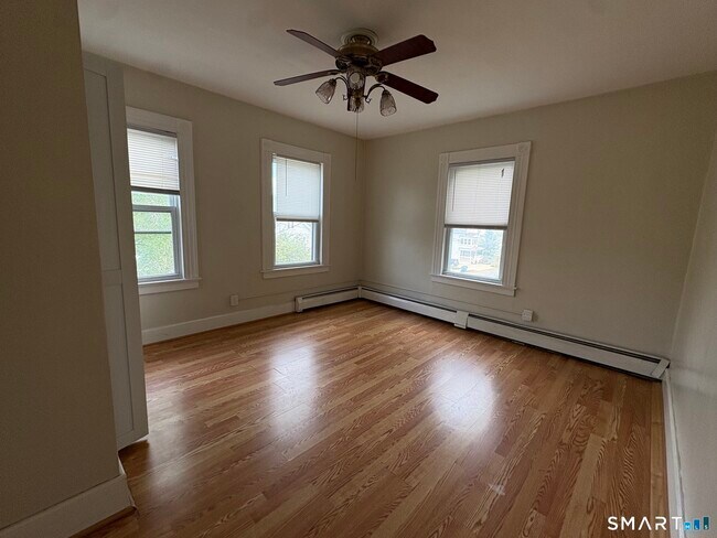 Building Photo - 128 S Whittlesey Ave