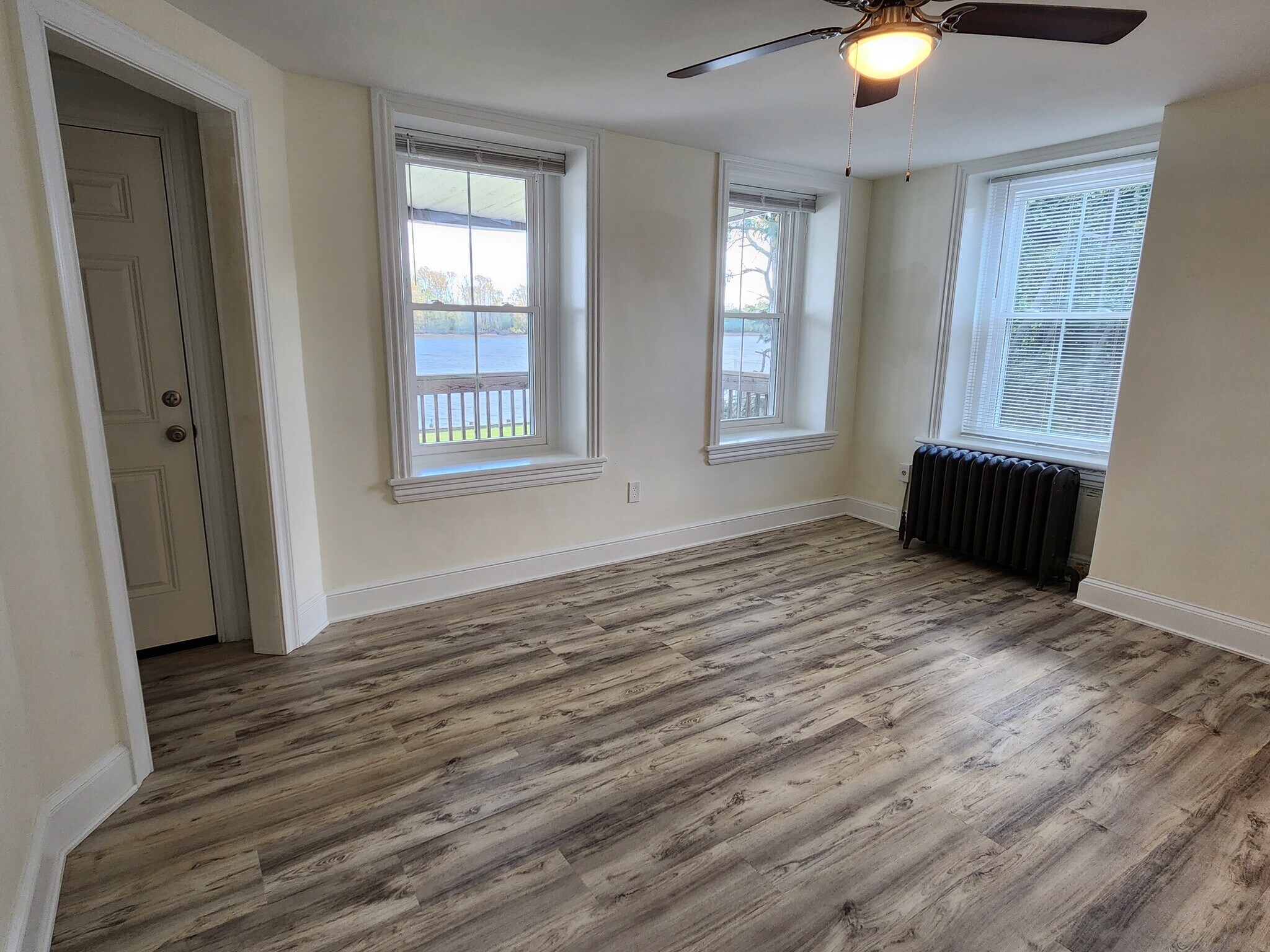 BR - 500 Radcliffe St