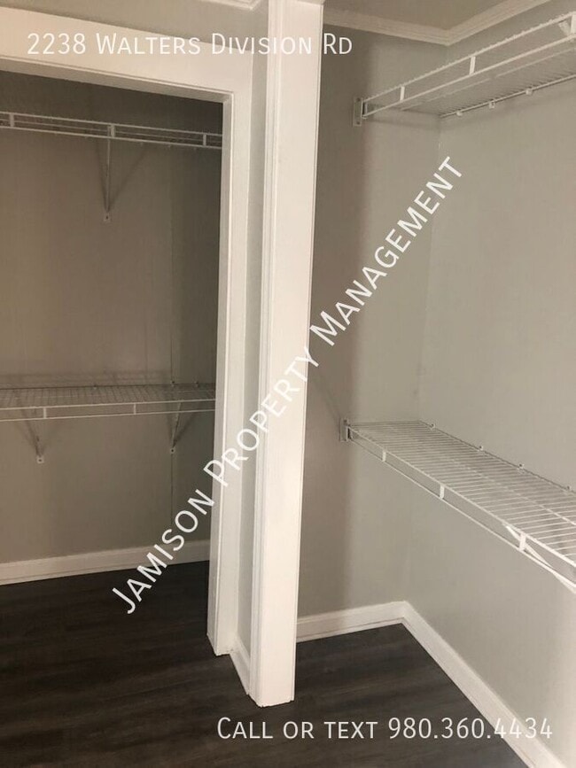 Building Photo - 2238 Walters Division Rd