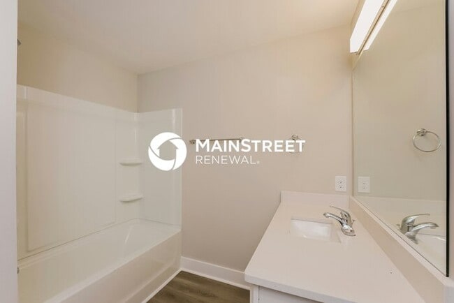 Building Photo - 3 Bedroom Pet-Friendly Home in Gallatin, TN with Main Street Renewal