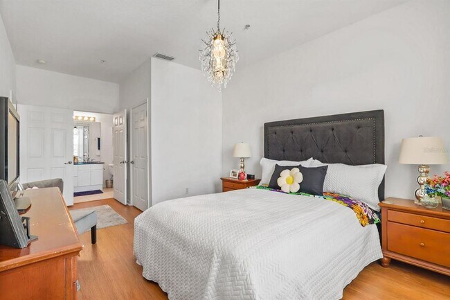 Building Photo - 2310 Silver Palm Dr