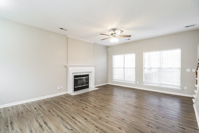 Building Photo - 8914 Clifton Meadow Dr