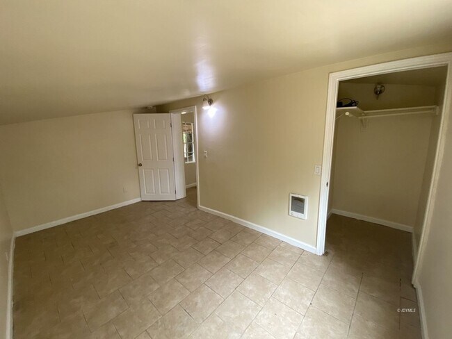 Building Photo - 29470 California 243 Unit 10