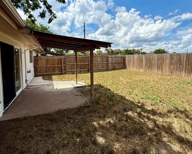 Building Photo - 1304 Parsons Dr