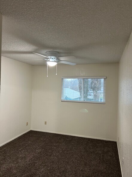 Building Photo - 2480 Wilson Ave