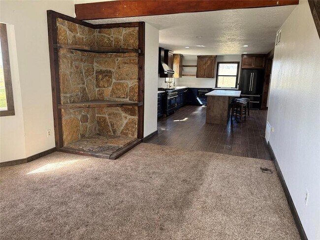 Building Photo - 353112 E 860 Rd