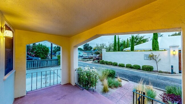 Building Photo - PURE Property Management -  Charming 2BR/1...