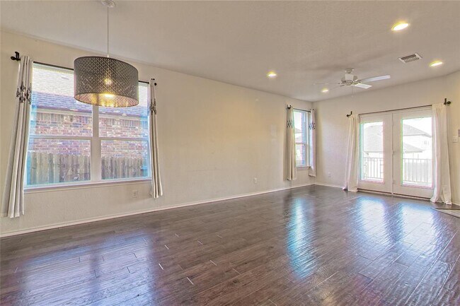 Building Photo - 413 Sheepshank Dr