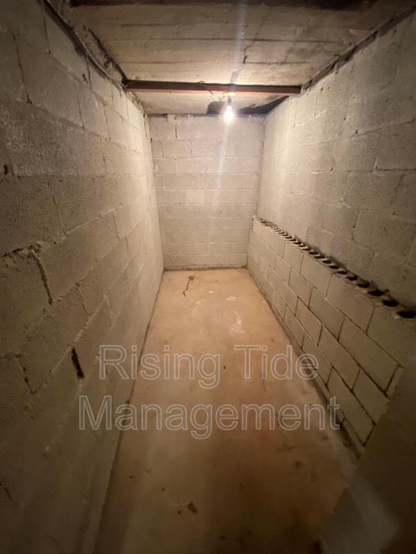 Building Photo - 537 Camellia Rd