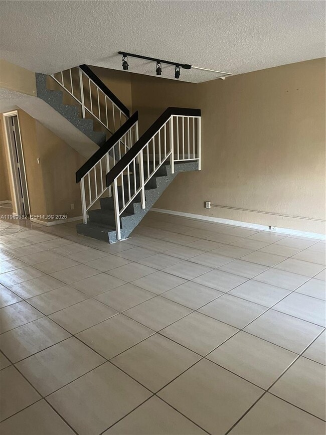 Building Photo - 6548 Racquet Club Dr