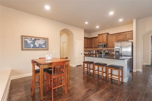 Building Photo - 713 Glendale Dr