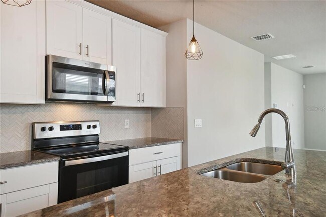 Building Photo - 3218 Bella Vista Dr