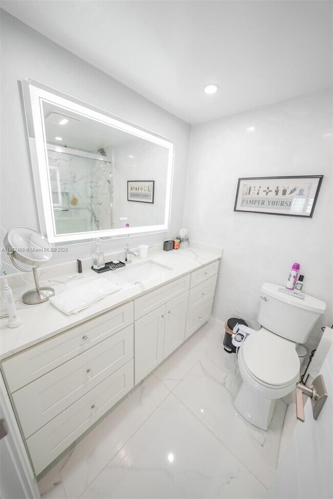 Building Photo - 18071 Biscayne Blvd