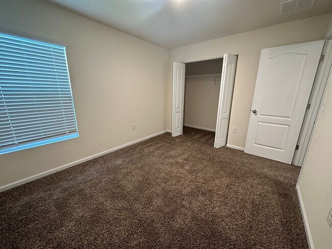 Building Photo - 108 Teakwood Dr