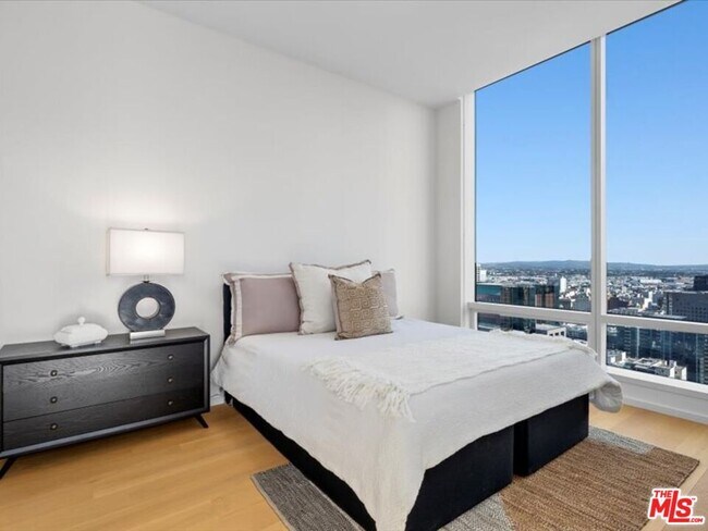 Building Photo - 877 Francisco St