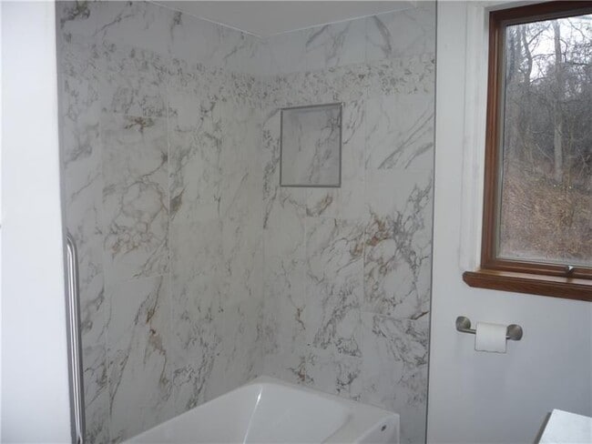 Building Photo - 4465 Mt Troy Rd Ext