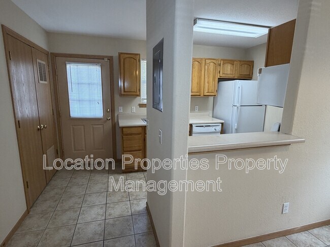 Building Photo - 2201 Westdale Rd