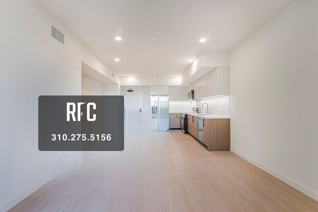 Building Photo - Welcome to the Gramercy