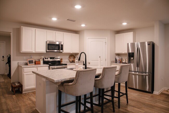 Building Photo - 5806 Paddock Way