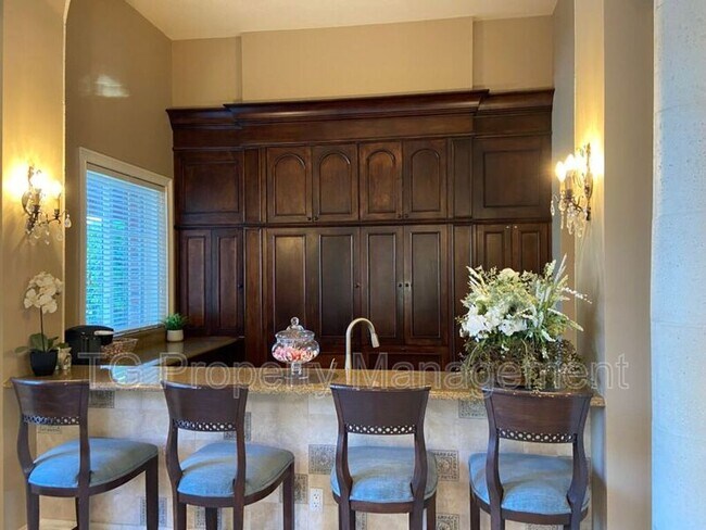 Building Photo - 614 Loire Ct