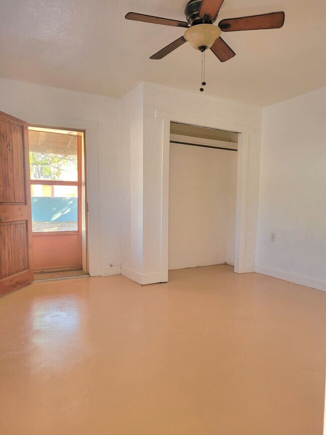 Building Photo - 393 E San Miguel St