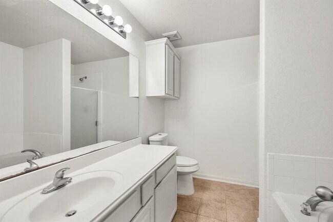 Building Photo - 3211 Falcon Trail Dr