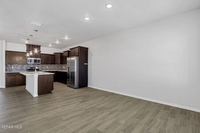 Building Photo - 2505 Mike Price Dr