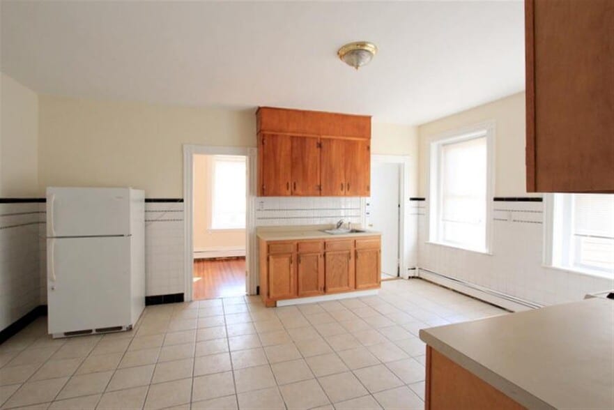 Building Photo - 10 Winter St