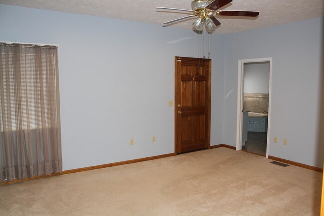 Building Photo - 168 Stewart Hills Dr