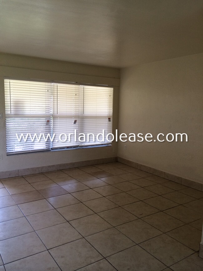 Building Photo - WELL MAINTAINED 3 BEDROOM HOME