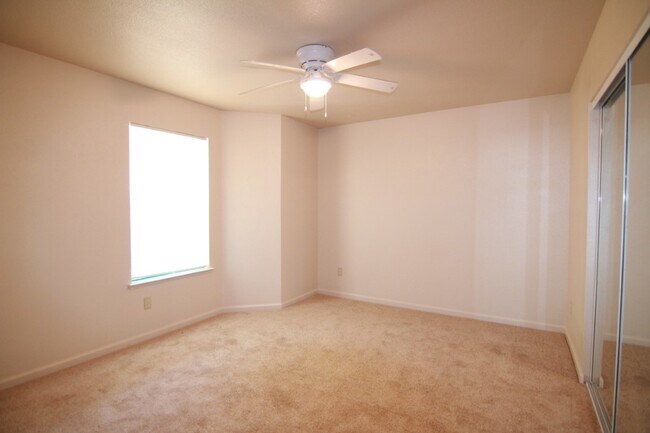 Building Photo - Beautiful Chico Home Near Baroni Park