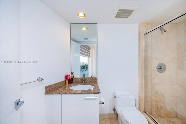 Building Photo - 17201 Collins Ave