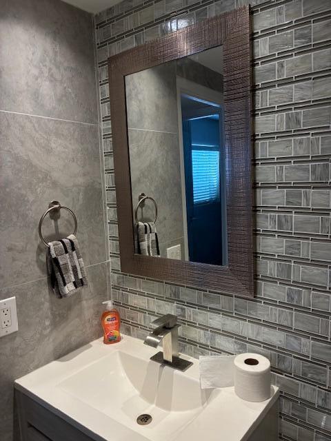 Building Photo - 195 Monaco Way