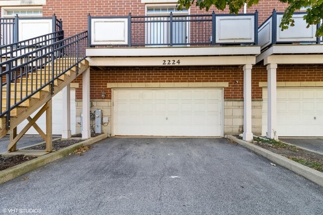 Building Photo - 2224 S Crambourne Way