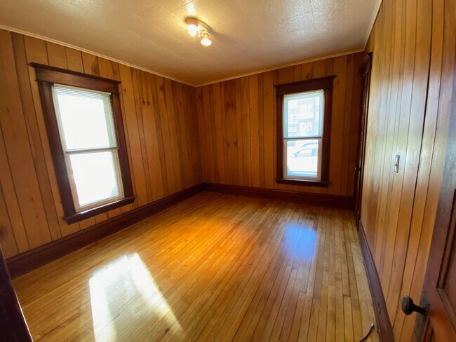 Building Photo - 315-317 N Paterson Street