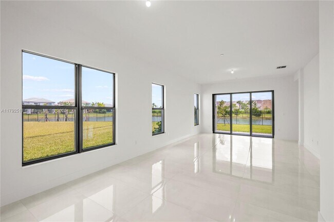 Building Photo - 12865 Wingspan Ct