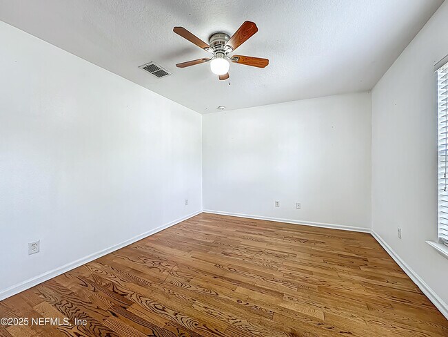 Building Photo - 346 Hefferon Dr