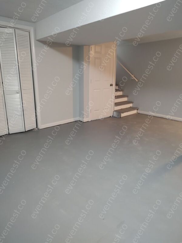 Building Photo - 916 Dorton Ln