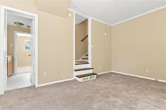 Building Photo - 2909 Briarwood Blvd