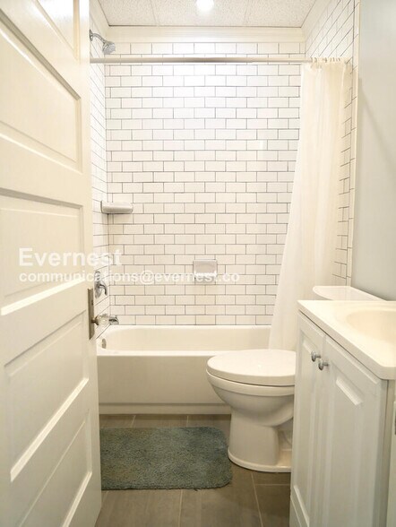 Building Photo - 3060 Stockton St