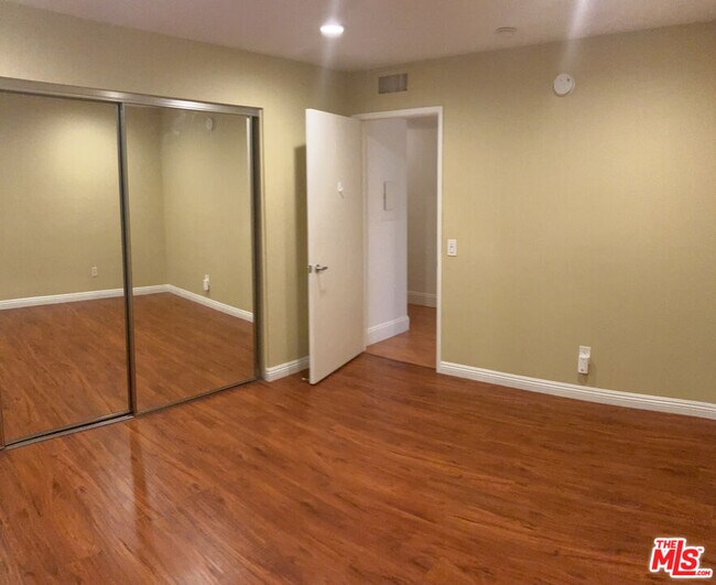 Building Photo - 698 S Berendo St