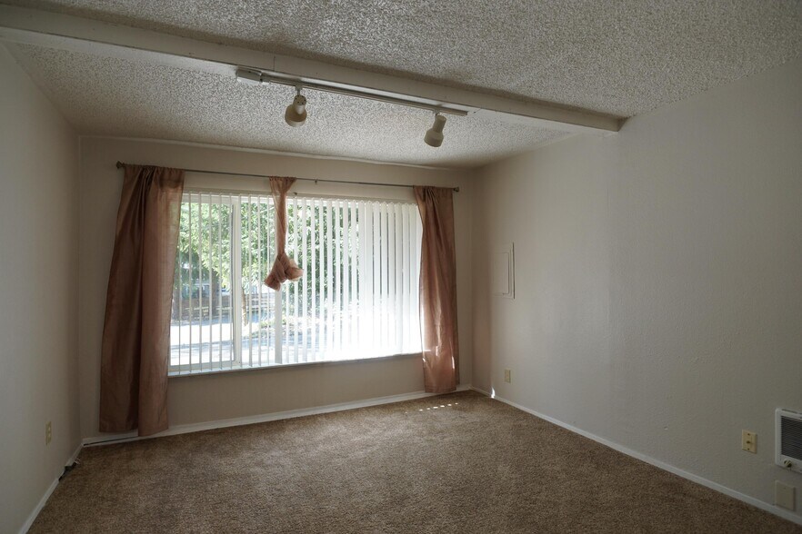 Building Photo - 6508 185th Ave E