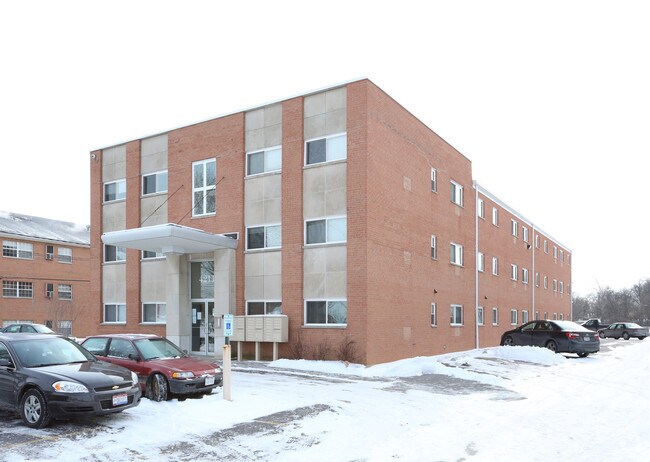 The Apartments at 4211 E Broad St - 4211 E Broad St