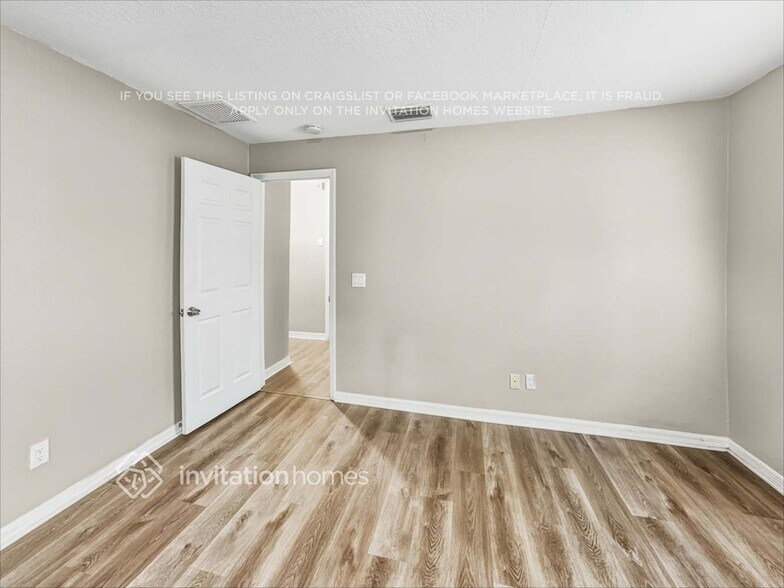 Building Photo - 2112 Jonathan Ln