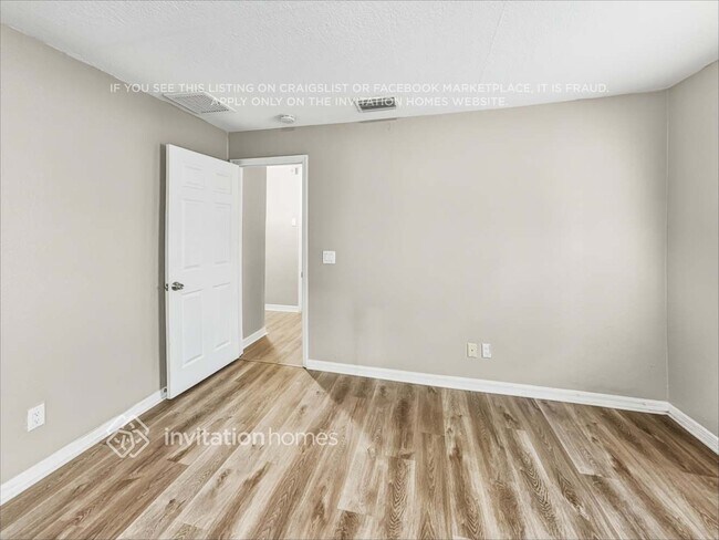 Building Photo - 2112 Jonathan Ln