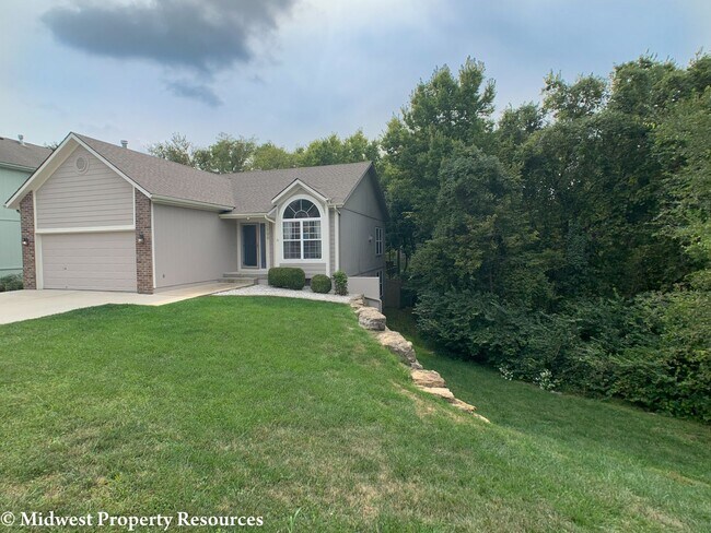 Building Photo - 3 Bedroom Home For Rent | Offered by Midwe...