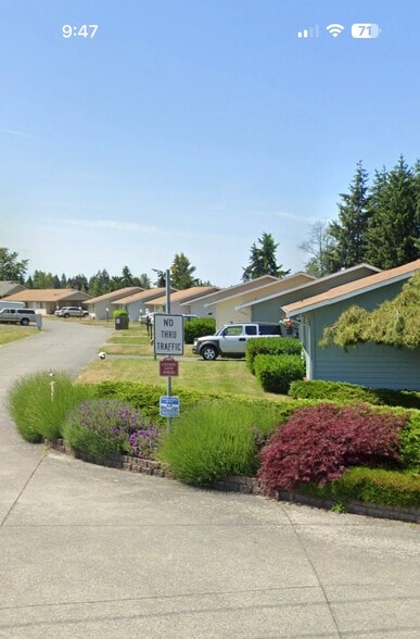 Building Photo - 1045 3rd Ave