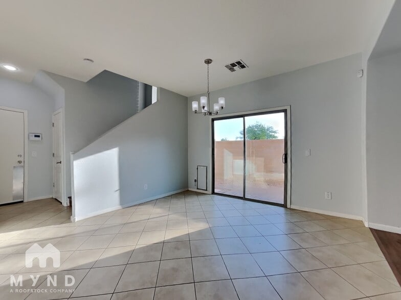 Building Photo - 17855 N 114th Dr