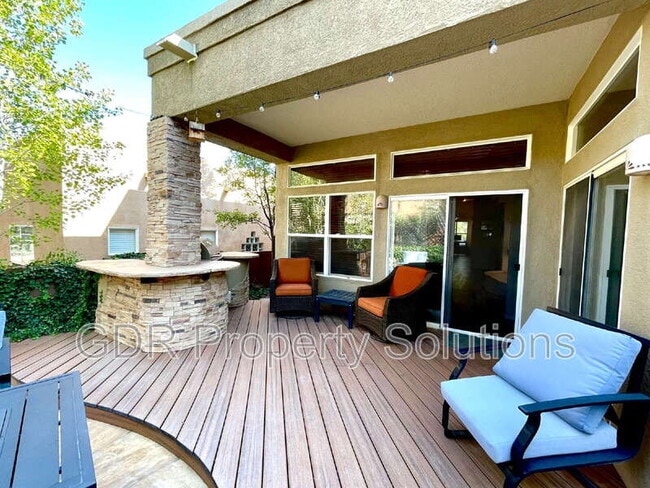 Building Photo - 13208 Pine Forest Pl NE